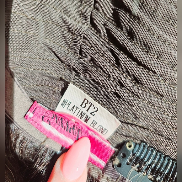 Milano 24" Divine Lace Top Topper Platinum Blonde With Reverse Balayage - Picture 7 of 9